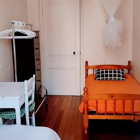Chez L'habitant, Calme, 10 Mins De La Plage, Douche Et Wc Privatifs منزل للإقامة *