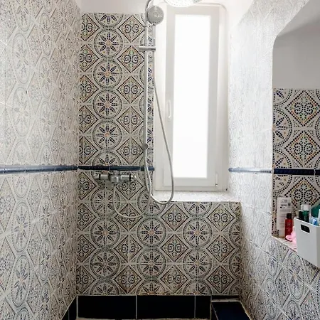 منزل للإقامة Chez L'habitant, Calme, 10 Mins De La Plage, Douche Et Wc Privatifs نيس