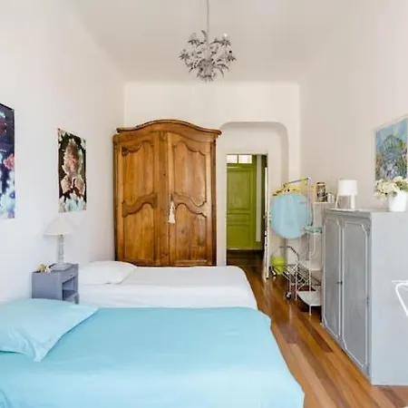 Guest Bedroom In Private Home, Quiet, Elegant, 10 Mins To Beach, 1 Triple&1 Double Bedrooms